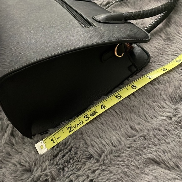 NWOT Black Textured Handbag w/ Removable Strap - Picture 9 of 10